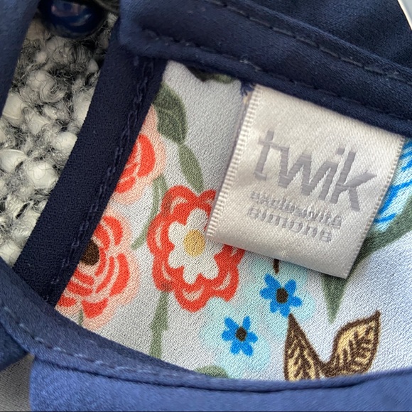 TWIK BY SIMONS BLUE/FLORAL SHORT SLEEVED BLOUSE/TOP WITH PETER PAN COLLA… - Picture 8 of 9